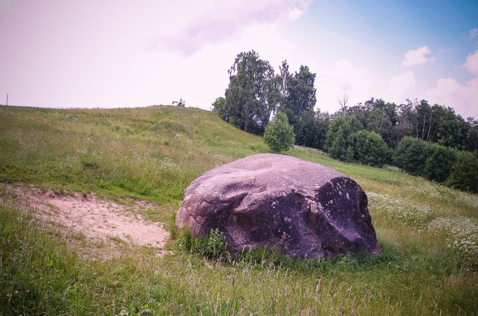 Melderu Velna akmens