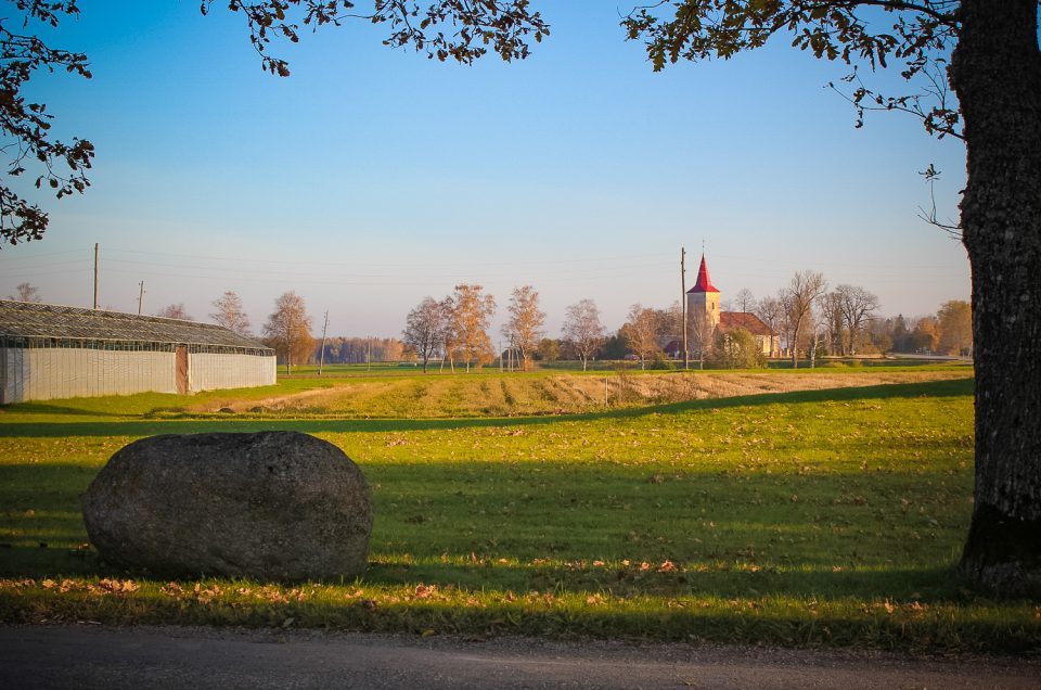 Dižstendes bedrīšakmens