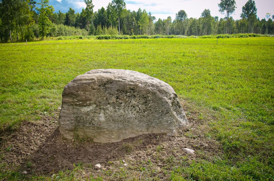 Unkšu bedrīšakmens